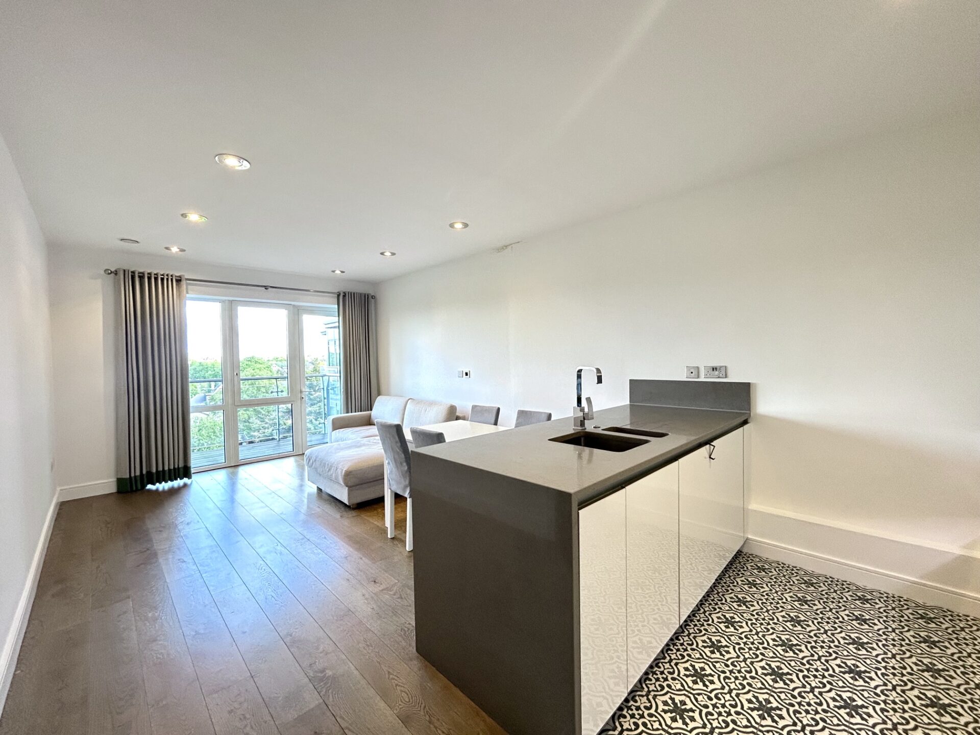 Kitchen reception
