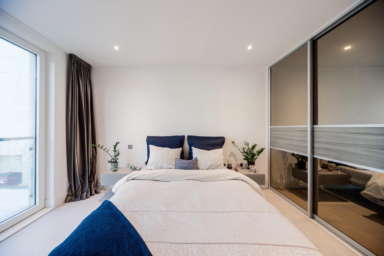 1st bedroom 4